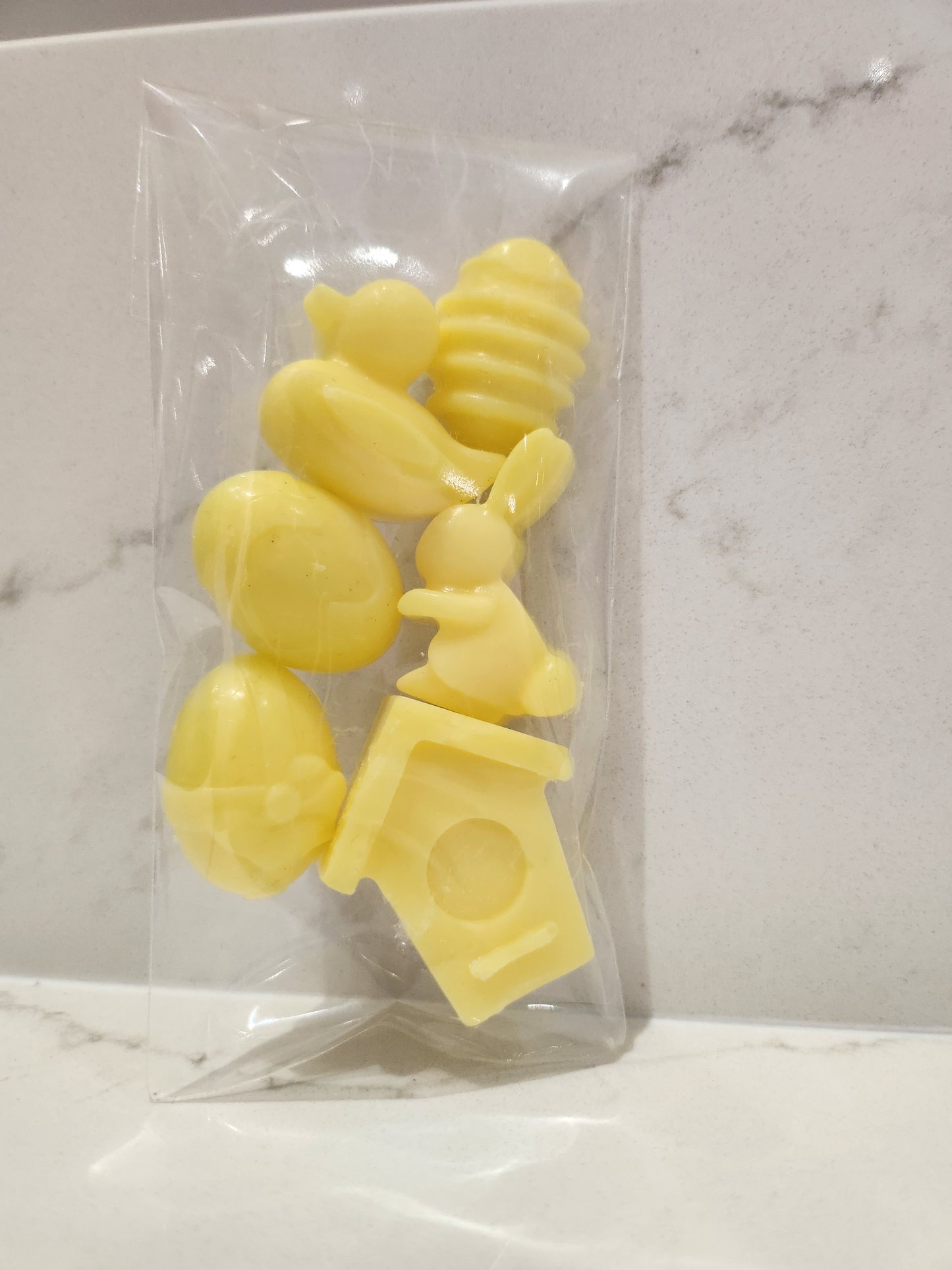 Mini shaped wax melts